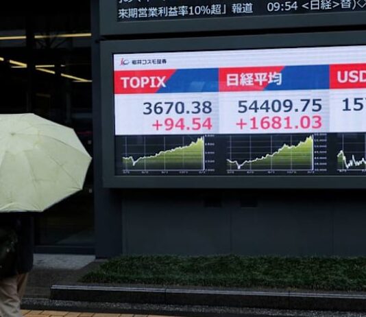 Stocks rise, oil pulls back as Trump and Iran trade barbs