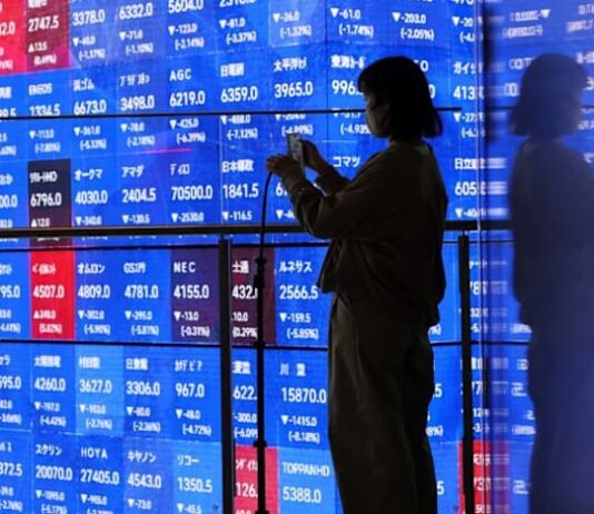 Stocks slump on worsening war in Middle East; frail yen in focus