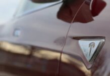 Tesla expects Dutch decision on self-driving technology by April 10