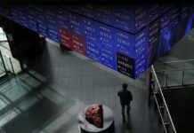 Asian stocks rebound as Iran peace talks in focus