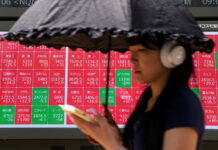 Crude extends gains as Trump considers latest Iran proposal