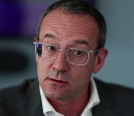 Eutelsat CEO says US demand holds despite SpaceX push to curb European rivals