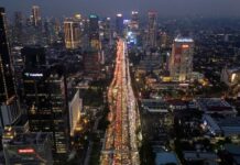 Fitch says no immediate downgrade if Indonesia’s deficit tops 3% due to Iran war impact