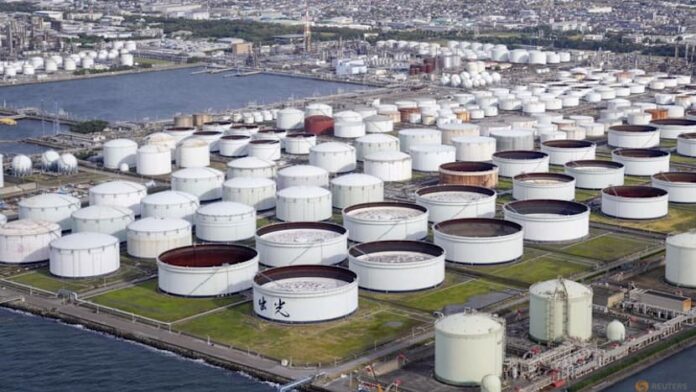 Japan refiners run at two-thirds capacity, awaiting crude from outside the Gulf