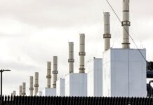 Maine legislature approves first US moratorium on big data centers