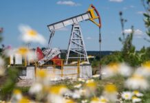 Oil prices fall as hopes for US-Iran deal outweigh supply disruption concerns