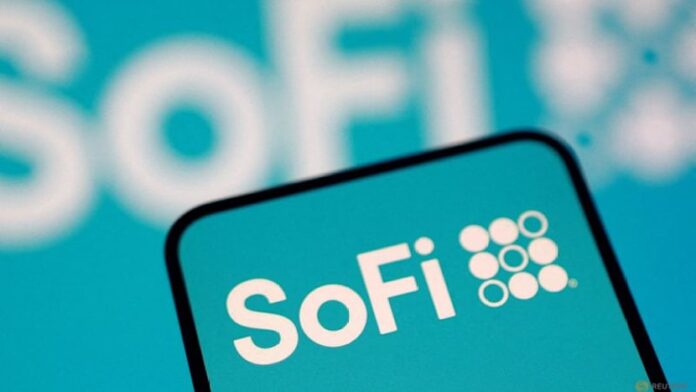 SoFi's unchanged 2026 forecast eclipses record results, shares fall