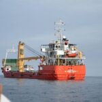 Stocks rise, blockade holds, talks may resume