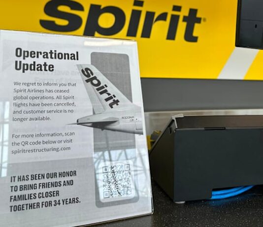 Airlines scramble to help stranded Spirit passengers after budget carrier collapses