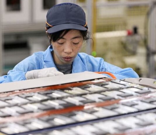 China’s May factory activity flat as weak demand slows growth