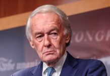 Democratic senator wants TikTok US JV, Oracle to answer questions on platform safeguards