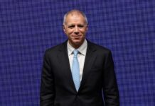 Don’t fight AI, HSBC CEO tells staff members as banks begin job cuts