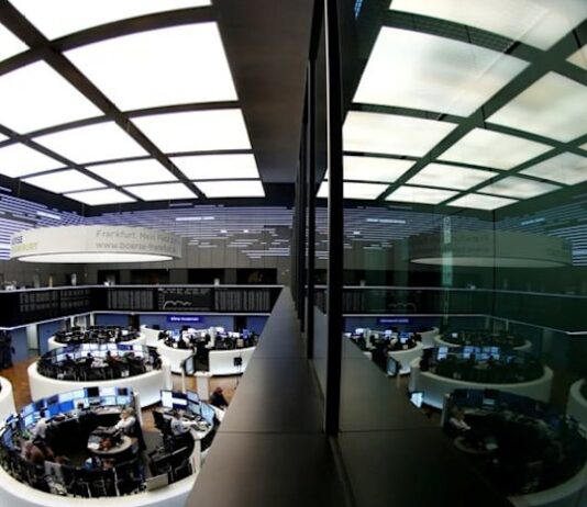 Global equity funds attract inflows for sixth week on earnings optimism