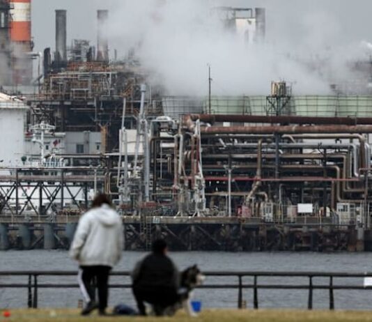 Japan refinery runs climb to over 70% on alternative supply, stockpile releases