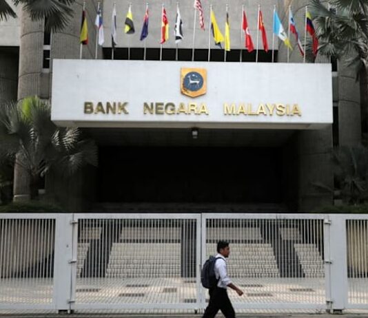 Malaysia holds key rate steady, but warns of uncertainties from Middle East conflict