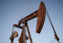 Oil jumps as US and Iran disagree on peace proposal