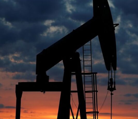 Oil prices slip on teetering Iran ceasefire as Trump heads to China