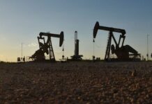 Oil pulls back as traders look for progress on US-Iran talks