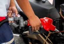 Oil tumbles nearly 7% as US and Iran seen moving closer to deal