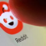 Reddit rallies as AI‑driven ad growth fuels strong revenue outlook