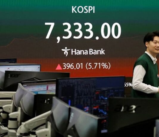 S Korea’s KOSPI breaks 7,000 as AI chip rally lifts Samsung into $1 trillion club