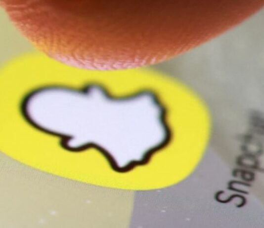 Snap flags ad revenue hit from Middle East conflict, slower North America growth