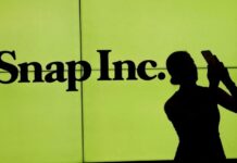 Snap’s quarterly revenue rises, daily active users return to growth