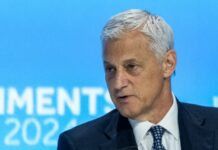 StanChart CEO seeks to reassure staff members over ‘lower value human capital’ comment