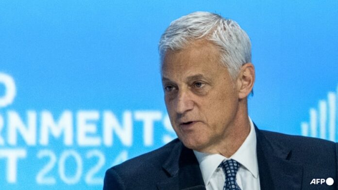 StanChart CEO seeks to reassure staff members over 'lower value human capital' comment