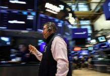 Trading Day: A peace wish and chips