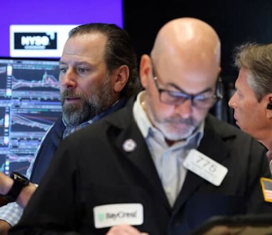 Trading Day: The oil, bonds tango
