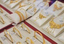 Analysis:Gold’s record rally falters as bulls run into Fed rate expectations, stronger dollar