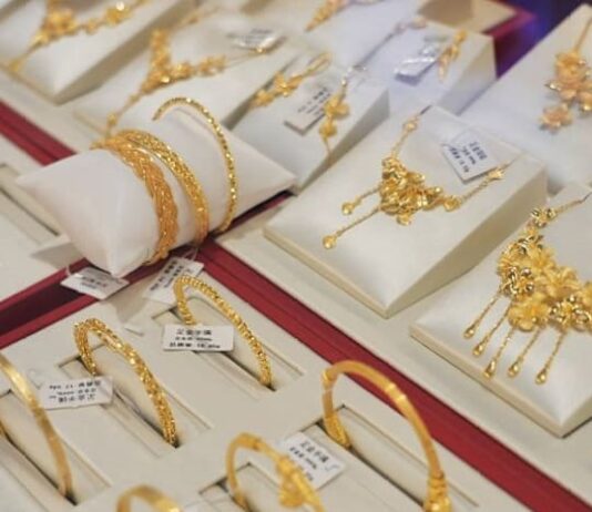 Analysis:Gold’s record rally falters as bulls run into Fed rate expectations, stronger dollar