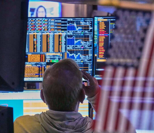 Asian stocks slide on flare-up in Middle East fighting, oil eases off highs