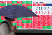 Asian stocks steady, oil lower as US and Iran sign peace deal