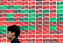 Asian stocks unable to track Wall St higher, yen holds at 40-year low