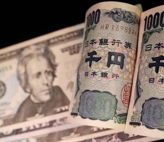 Dollar slips, yen tumbles to 40-year low