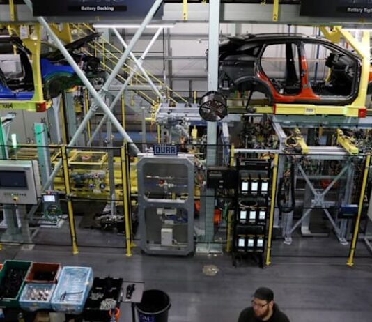Exclusive-UK in advanced talks with Nissan over Sunderland plant support, sources say