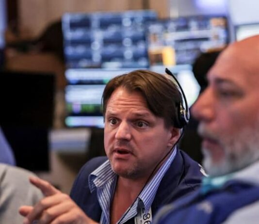 Global equity fund inflows at 3-week high as AI optimism boosts sentiment