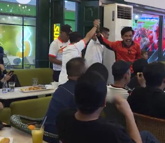 Indonesia’s ‘nobar economy’ scores as World Cup fever boosts businesses