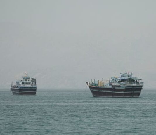 Oil prices fall as tankers exit Strait of Hormuz