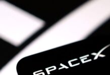 SpaceX, Charter discuss mobile phone partnership in US, Bloomberg News says