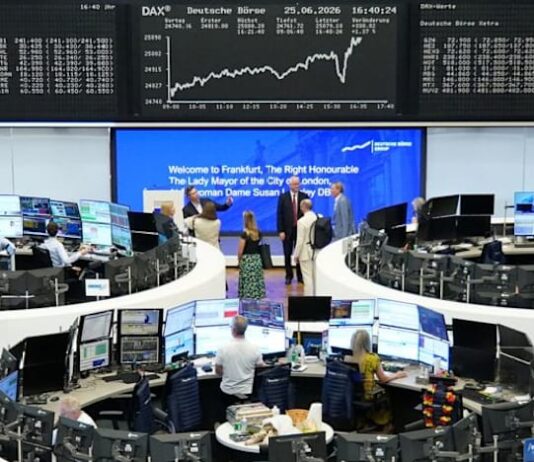 Stocks slip as Apple price hikes fan tech jitters, oil slides