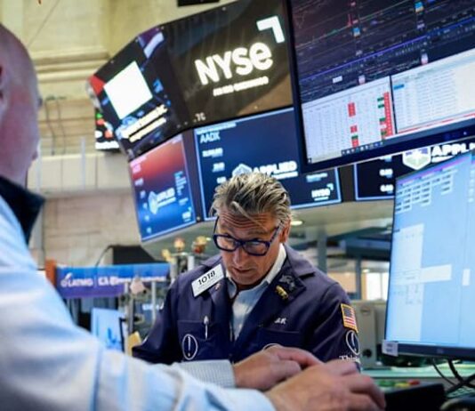 Trading Day: US stocks mixed, oil slides, SpaceX continues its ascent