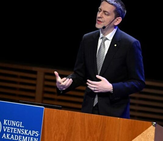 US scientist John Jumper to leave Google DeepMind for Anthropic