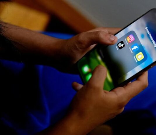 Exclusive-Australia’s teen social media ban fails to clear first hurdle in age checks, says study