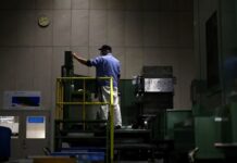 Japan business mood improves despite Middle East war, BOJ survey shows