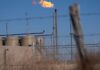 Oil climbs as market monitors US-Iran talks