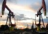 Oil heads for weekly gain as Middle East supply risks persist