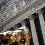 Oil prices slump as US and Iran pause strikes